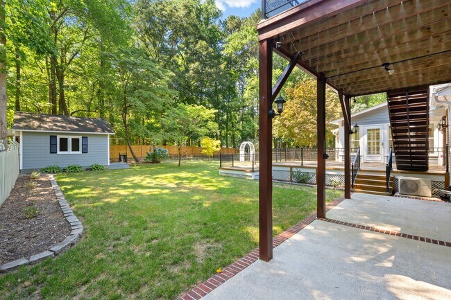 Building Photo - Breathtaking Classic Estate in Falls of New Hope