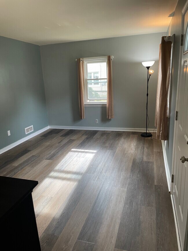 Building Photo - 207 S Wayne Ave