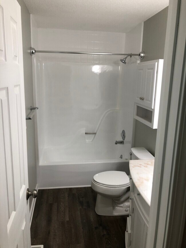 Building Photo - 11130 Concord Woods Dr