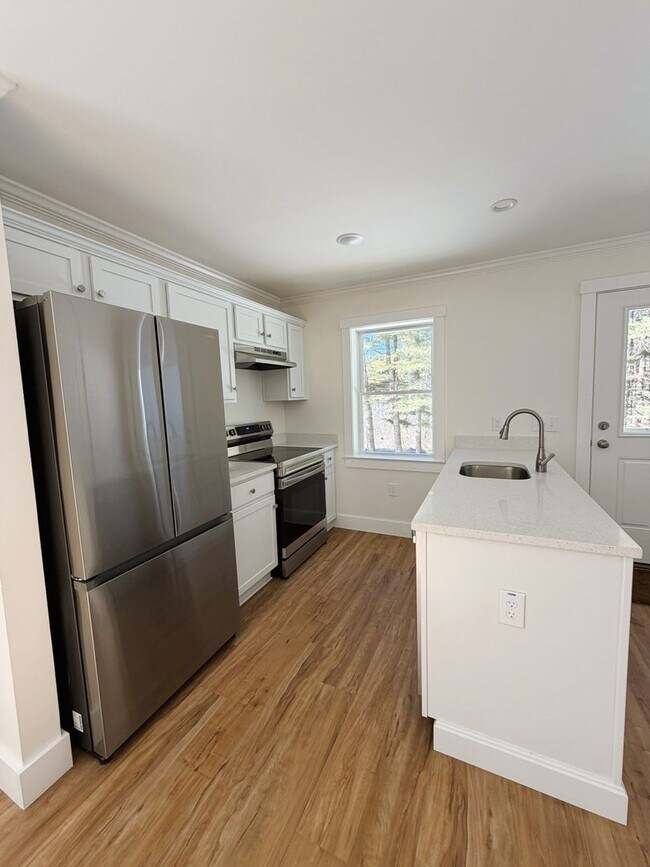 Building Photo - 125A Tamarack Rd