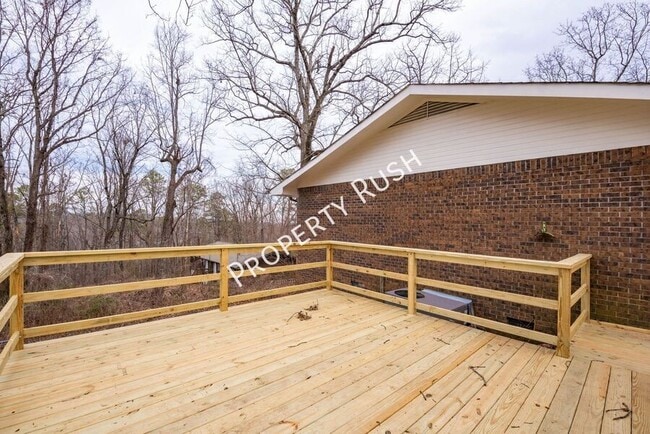 Building Photo - 340 Alpine Dr