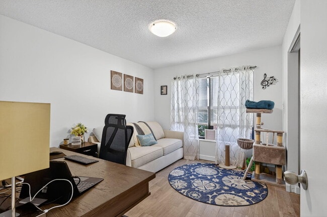 Building Photo - 235 SW 29th Ave