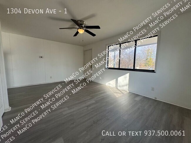 Building Photo - 1304 Devon Ave