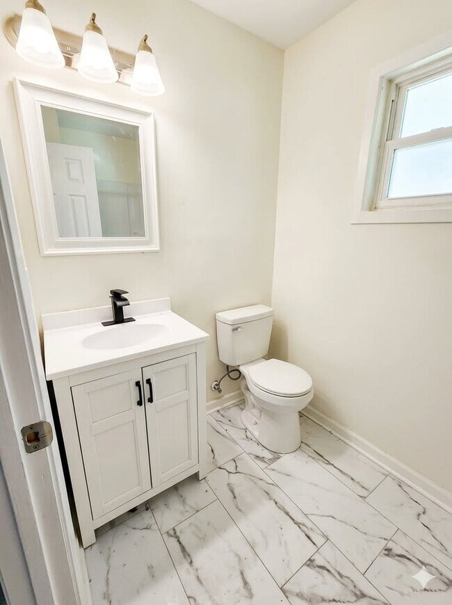 Building Photo - 1746 Nearview Ave