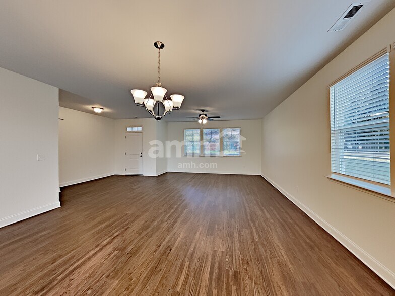 Building Photo - 201 Stowe Rd