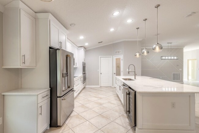 Building Photo - 68 Auberry Dr