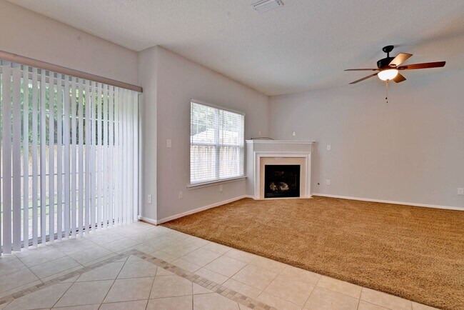 Building Photo - Spacious Duplex in Willow Lakes