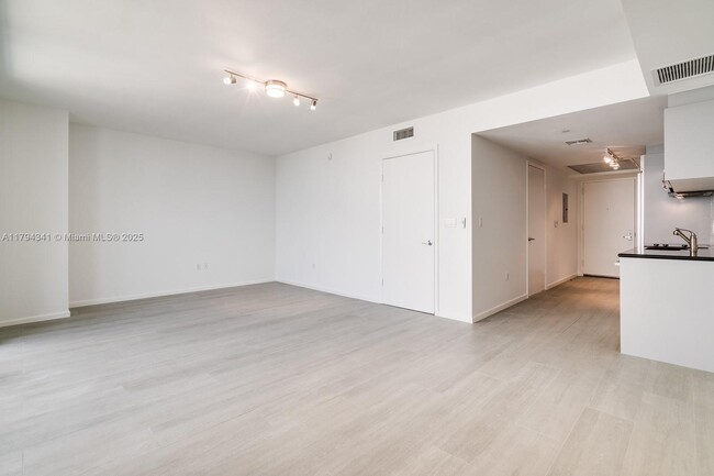 Building Photo - 50 Biscayne Blvd