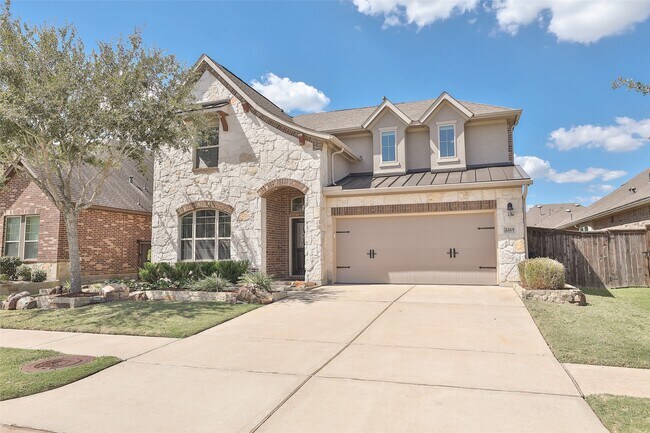 Building Photo - 2215 Tonkawa Trl