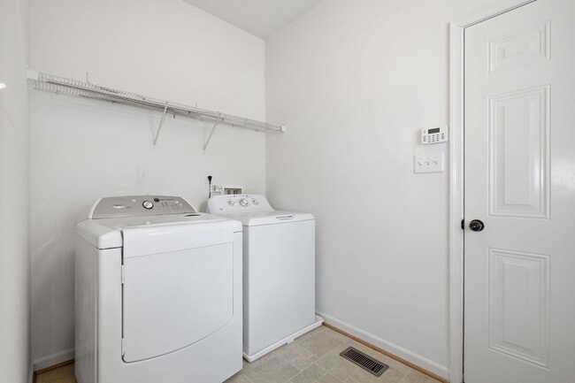 Building Photo - 20 Houser Dr