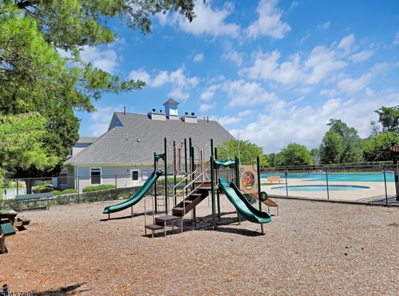 Building Photo - 34 High Pond Ln