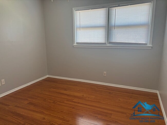 Building Photo - For Rent - 4 Bed/2 Bath near ASU