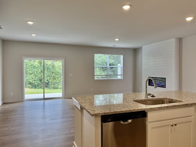 Building Photo - 1004 Sutherland Ln