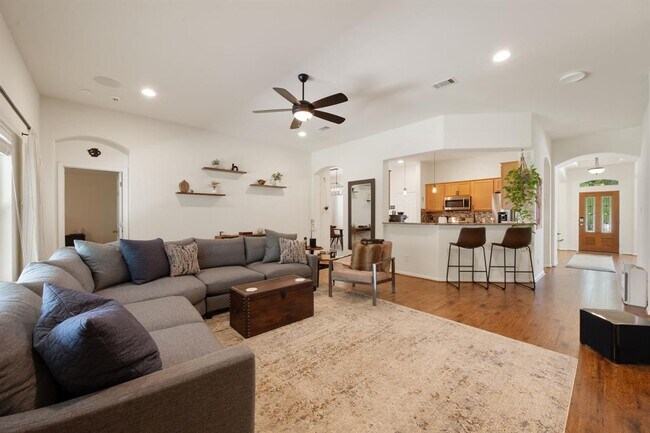 Building Photo - 2405 Tumbling River Dr