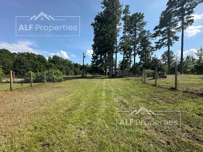 Building Photo - Renovated Farmhouse with Horse Facilities ...