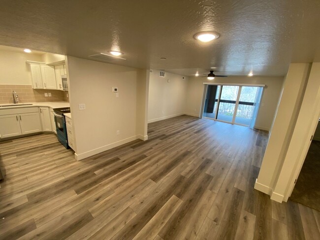 Building Photo - Completely Renovated Provo Condo Available...