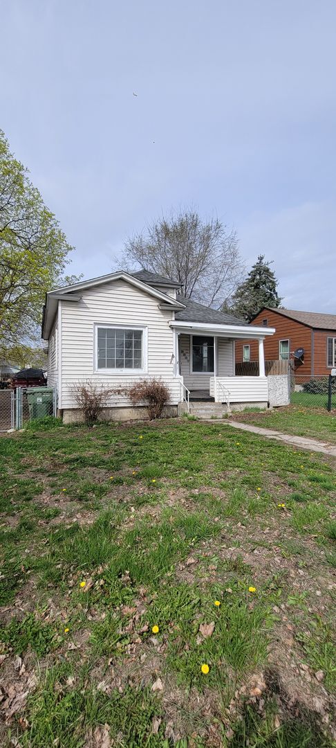 Building Photo - 2807 N Crestline St