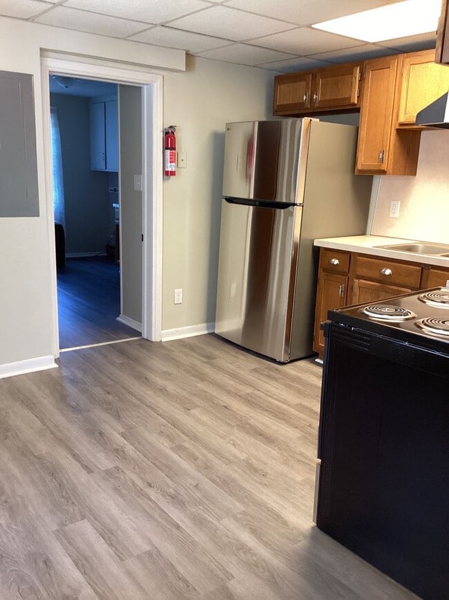 Building Photo - 319 Fairview Ave