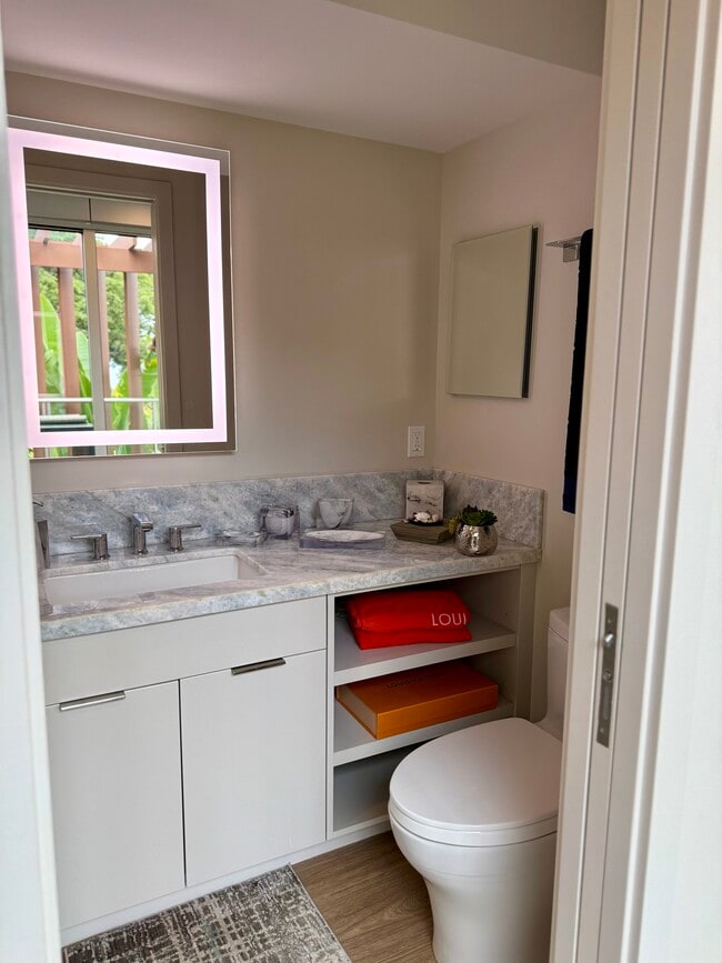 Building Photo - 197 Holokahiki Ln