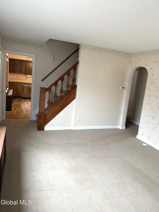 Building Photo - 15 Grounds Pl