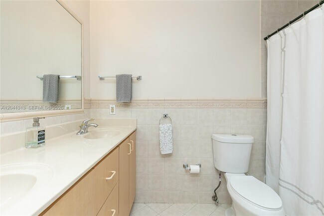 Building Photo - 5760 SW 51st St