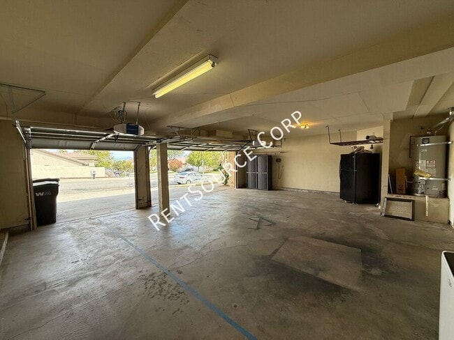 Building Photo - 40270 Homeridge Dr
