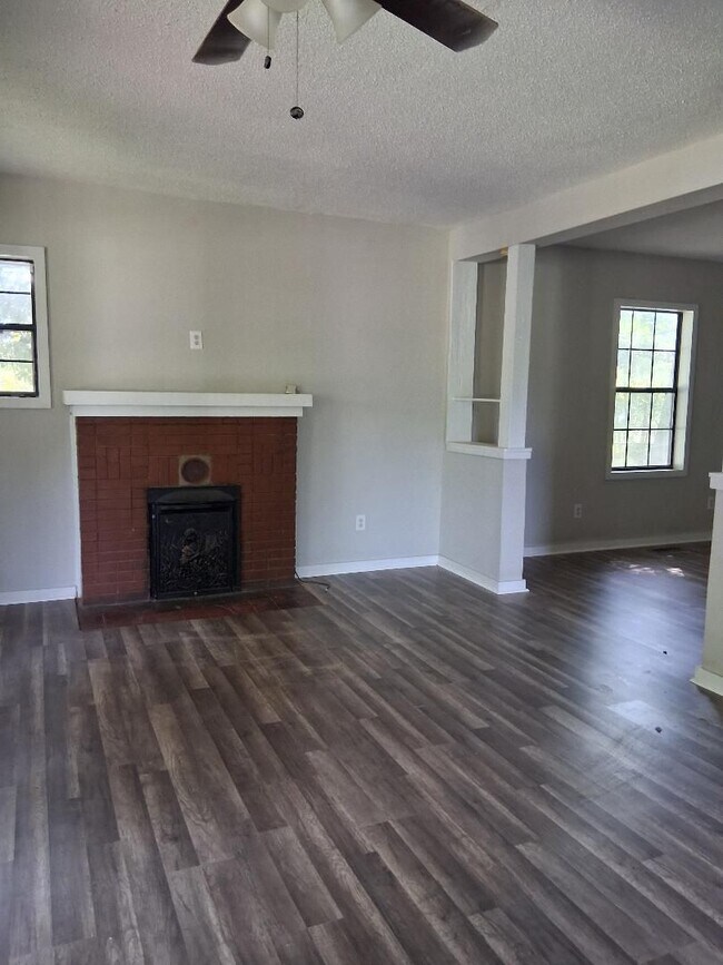 Building Photo - 1116 Potter Ave