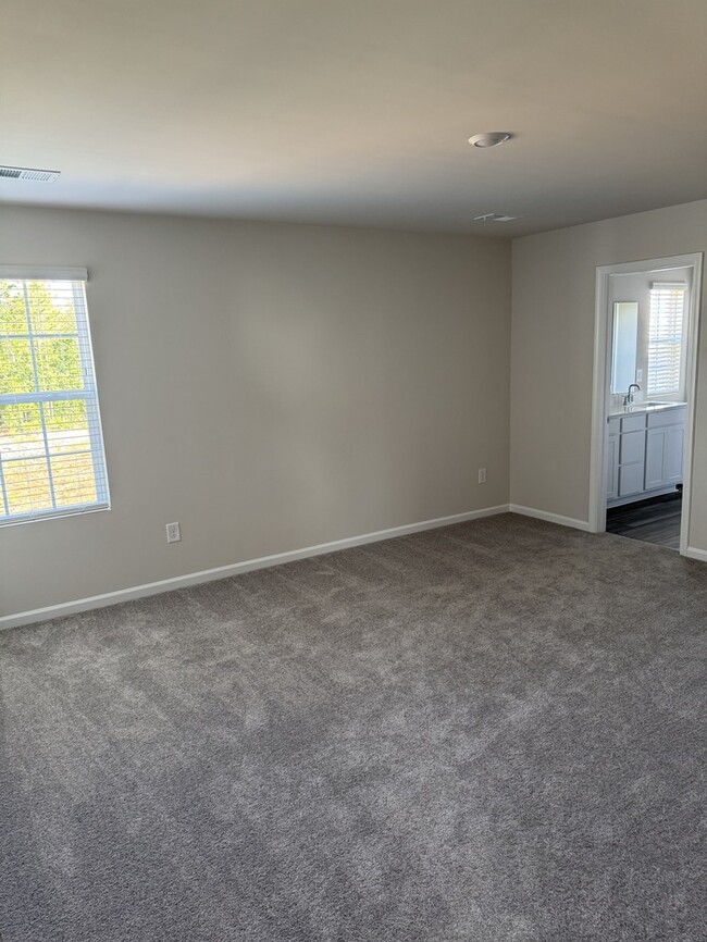Building Photo - 73 Parkwood Ct