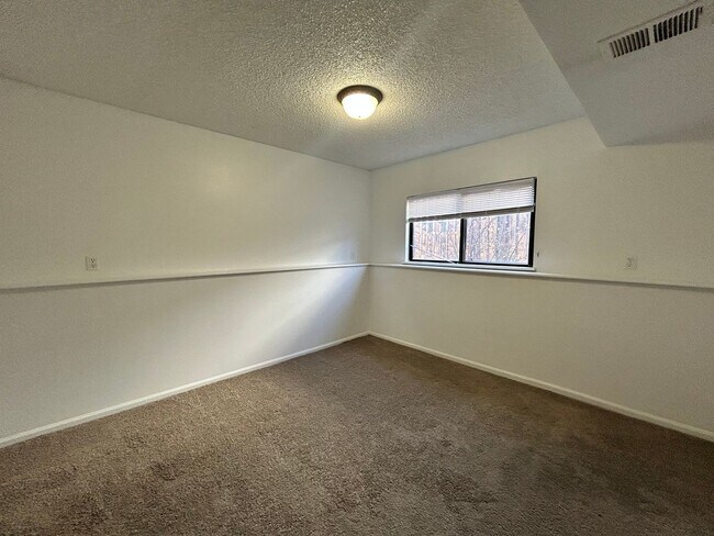 Building Photo - Completely Remodeled Home for Rent in Northwest Longmont