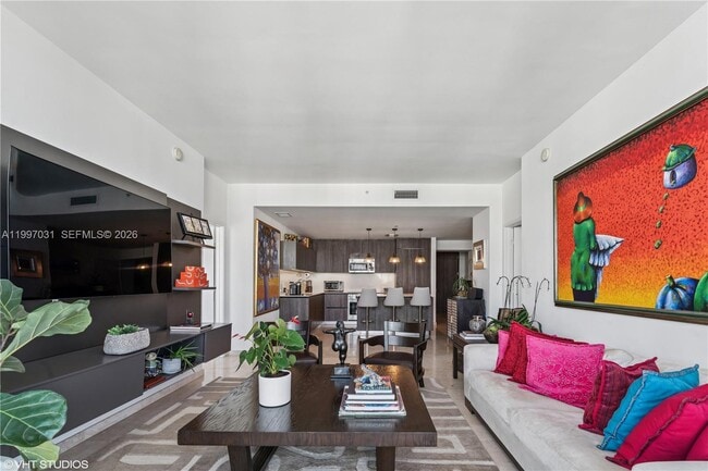 Building Photo - 88 SW 7th St