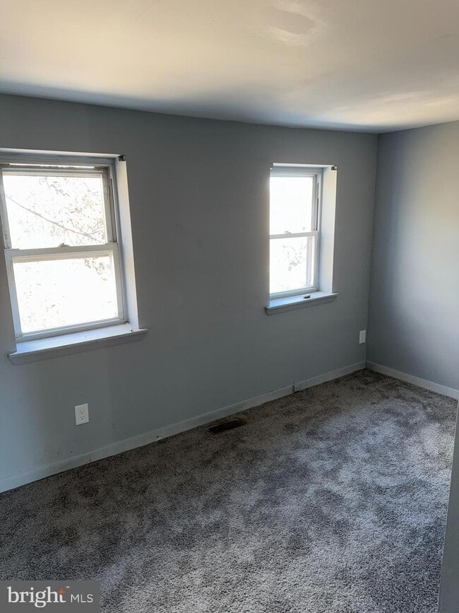 Building Photo - 152X Argyle Ave