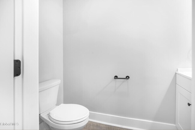 Building Photo - 103 E High St