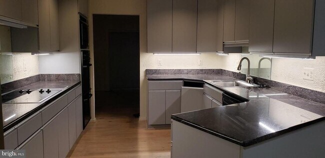 Building Photo - 8002 Grand Teton Dr