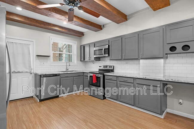 Building Photo - 3802 Hudson St