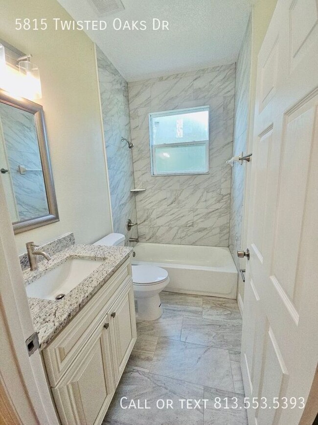 Building Photo - 5815 Twisted Oaks Dr