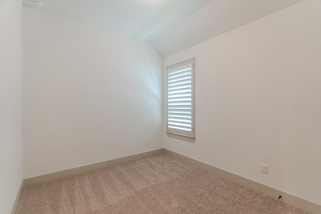 Building Photo - 9322 Galloway Wds Trl