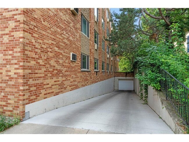 Building Photo - 4400 Upton Ave S