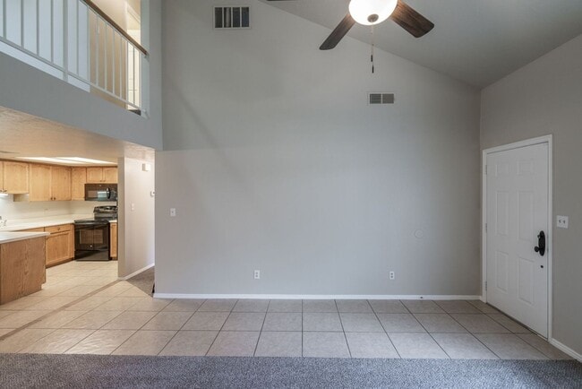 Building Photo - Spacious Updated Townhome in Downtown St. ...