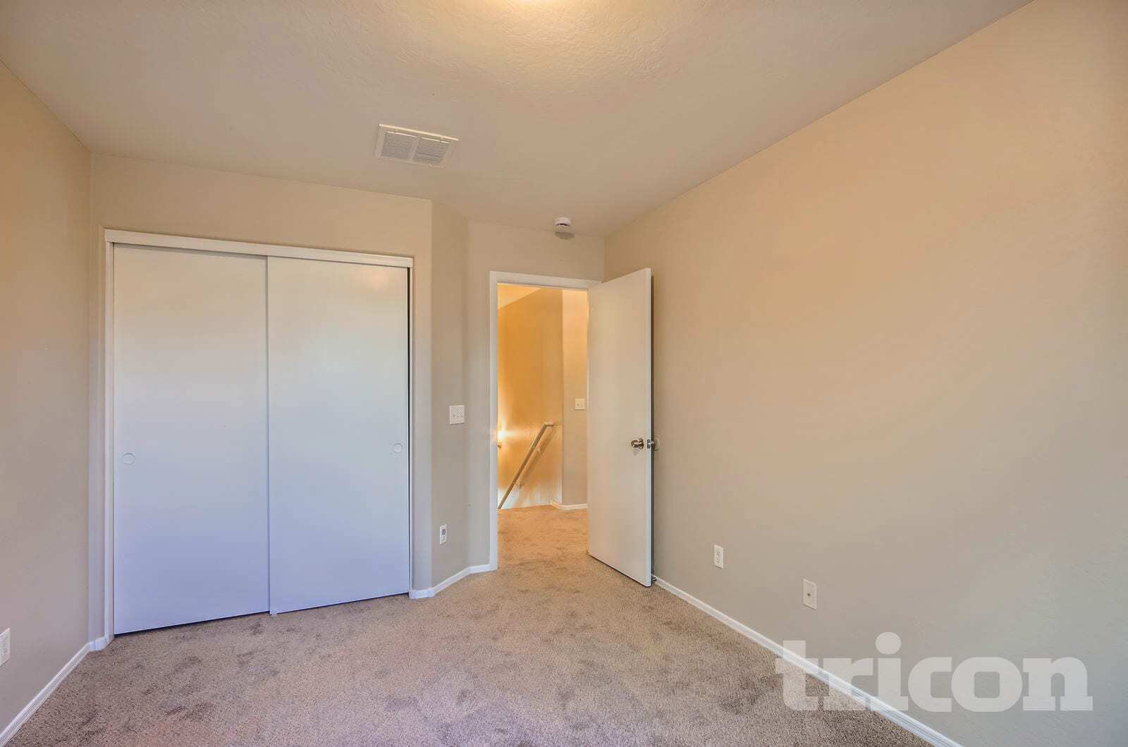 Building Photo - 13301 E Primrose Ln