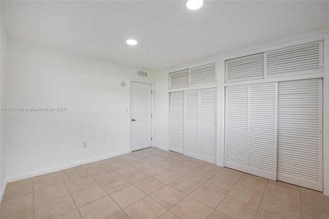 Building Photo - 7660 SW 82nd St