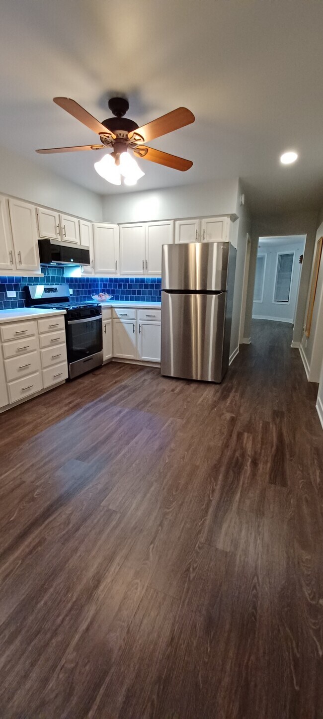 Primary Photo - 3043 N Elbridge Ave