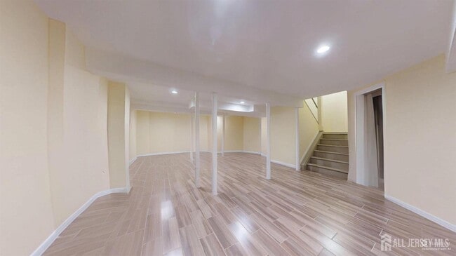 Building Photo - 157 Willowbrook Dr