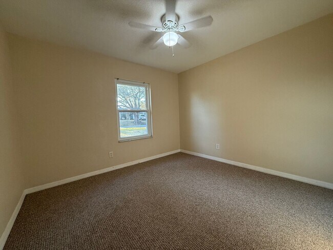 Building Photo - Beautifully updated 4-bedroom, 2-bathroom pool home