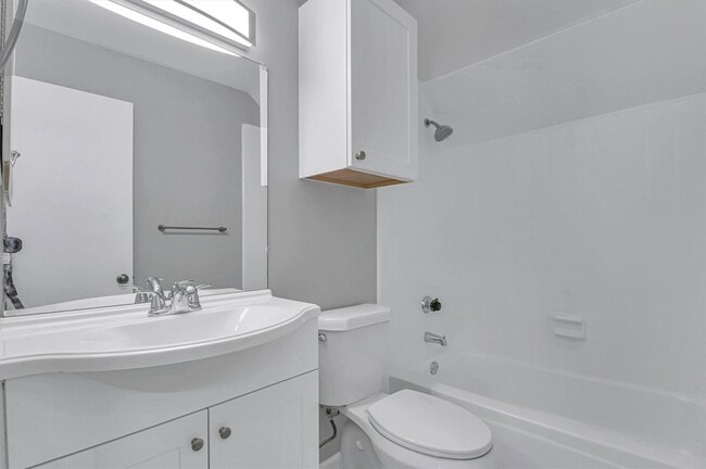 Building Photo - 401 S Cannady Dr
