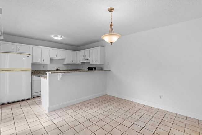 Building Photo - 226 Alemeda Dr