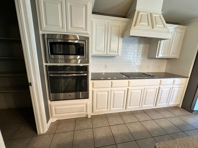 Building Photo - 4 bed 2 bath in Edmond