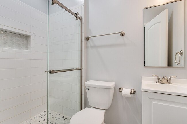 Building Photo - Beautiful 4 Bed 3 Bath Home in Lawrenceville!