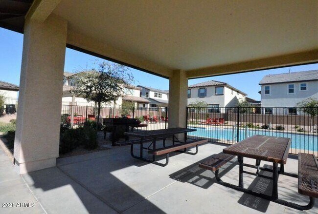 Building Photo - 256 N Scott Dr