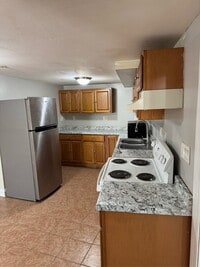 Building Photo - 122-126-126 Marianna St