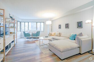 Interior Photo - 1350 North Lake Shore Drive